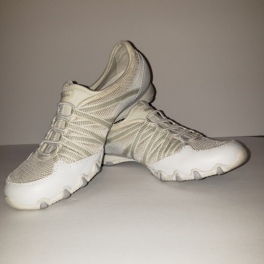 Skechers